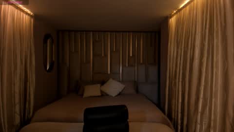 Snapshot of allisonrogersx chatting on November 17, 5:41 pm Allison Rogers online show from November 17, 5:41 pm