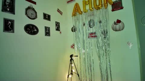 Snapshot of allisson_rose chatting on October 23, 6:34 am Alli online show from October 23, 6:34 am