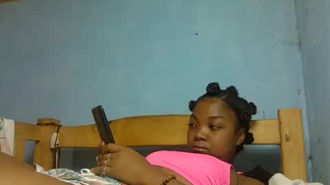 Snapshot of allizida01 chatting on February 6, 6:55 pm allizida01 online show from February 6, 6:55 pm