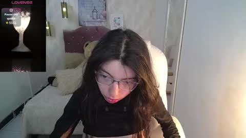 Snapshot of alllyson_ chatting on November 10, 7:24 pm alison online show from November 10, 7:24 pm