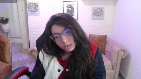 Snapshot of alllyson_ chatting on November 17, 10:04 pm alison online show from November 17, 10:04 pm