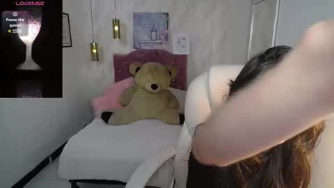 Snapshot of alllyson_ chatting on November 24, 8:08 pm alison online show from November 24, 8:08 pm