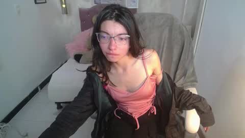 Snapshot of alllyson_ chatting on November 26, 8:21 pm alison online show from November 26, 8:21 pm