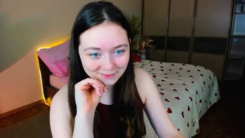 Snapshot of alluringeyess chatting on April 10, 12:10 pm alluringeyess online show from April 10, 12:10 pm