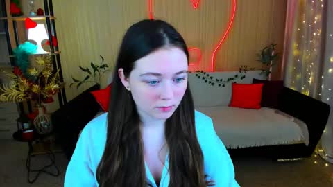 Snapshot of alluringeyess chatting on April 19, 6:32 pm alluringeyess online show from April 19, 6:32 pm