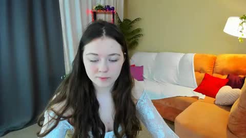 Snapshot of alluringeyess chatting on April 26, 4:37 pm alluringeyess online show from April 26, 4:37 pm