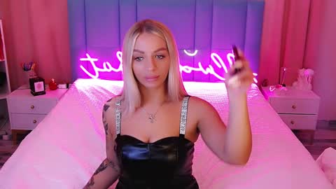 AlwaysHot online show from January 7, 3:03 am