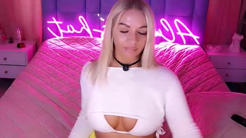 AlwaysHot online show from March 3, 2:50 am