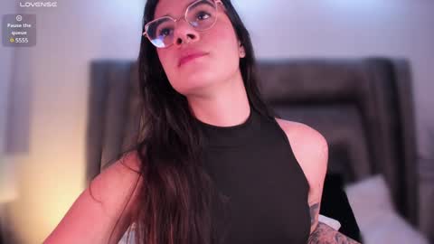 Snapshot of ally_addams chatting on January 13, 8:58 pm Ally online show from January 13, 8:58 pm