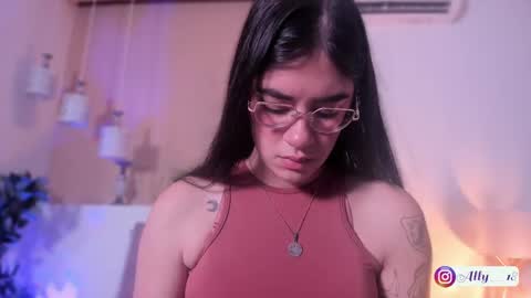 Snapshot of ally_addams chatting on September 9, 4:01 am Ally online show from September 9, 4:01 am