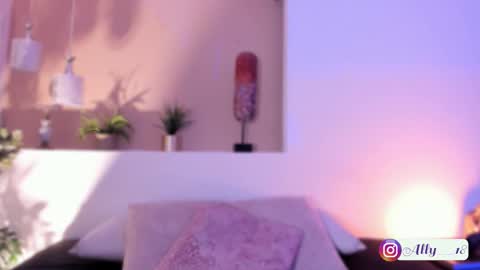 Snapshot of ally_addams chatting on November 6, 4:24 am Ally online show from November 6, 4:24 am