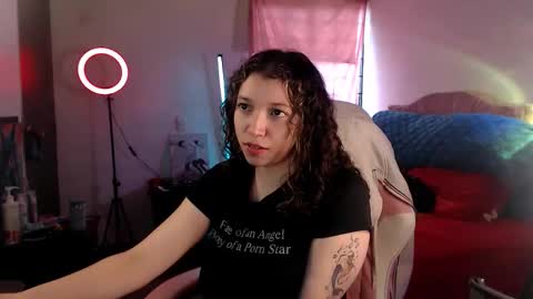 Snapshot of ally_donfort chatting on November 11, 7:47 pm Ally online show from November 11, 7:47 pm