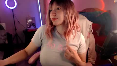 Snapshot of ally_donfort chatting on December 16, 8:47 pm Ally online show from December 16, 8:47 pm