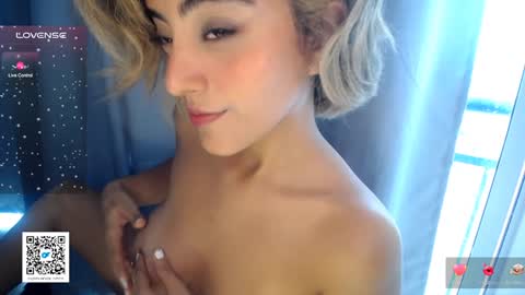 Snapshot of ally_summer chatting on January 8, 5:48 pm ally_summer online show from January 8, 5:48 pm