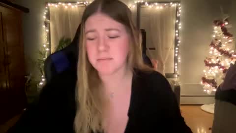 Snapshot of allyanalangel chatting on January 29, 2:30 am allyanalangel online show from January 29, 2:30 am