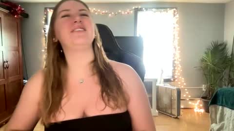 Snapshot of allyanalangel chatting on February 4, 8:17 pm allyanalangel online show from February 4, 8:17 pm