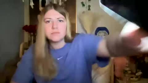 Snapshot of allyanalangel chatting on February 15, 11:36 pm allyanalangel online show from February 15, 11:36 pm