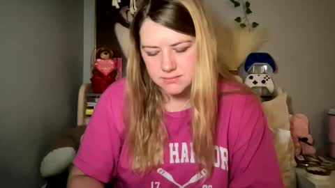 Snapshot of allyanalangel chatting on March 5, 9:48 pm allyanalangel online show from March 5, 9:48 pm