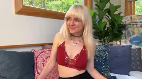 Ally Elliot online show from October 13, 5:46 pm