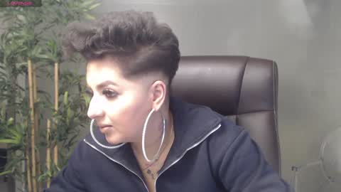 Snapshot of allyiah chatting on December 29, 12:30 am online show from December 29, 12:30 am