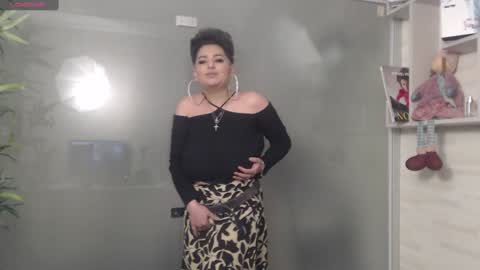 Snapshot of allyiah chatting on January 2, 1:49 am online show from January 2, 1:49 am