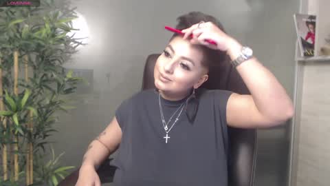 Snapshot of allyiah chatting on January 10, 10:36 pm online show from January 10, 10:36 pm