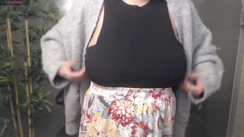 Snapshot of allyiah chatting on January 13, 10:03 pm online show from January 13, 10:03 pm