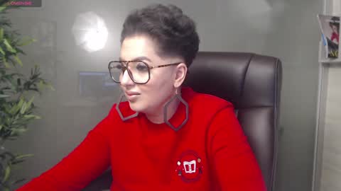 Snapshot of allyiah chatting on January 17, 10:34 pm online show from January 17, 10:34 pm