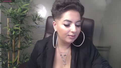 Snapshot of allyiah chatting on January 20, 10:48 pm online show from January 20, 10:48 pm