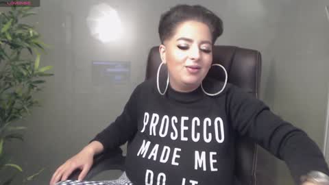 Snapshot of allyiah chatting on January 24, 1:24 am online show from January 24, 1:24 am