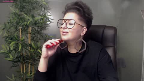 Snapshot of allyiah chatting on January 25, 10:39 pm online show from January 25, 10:39 pm