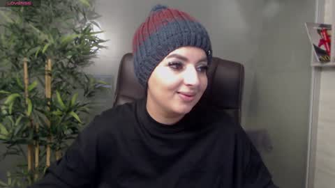 Snapshot of allyiah chatting on January 26, 1:41 am online show from January 26, 1:41 am