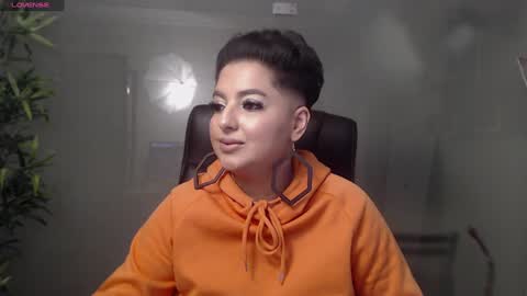 Snapshot of allyiah chatting on January 26, 10:13 pm online show from January 26, 10:13 pm