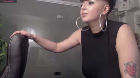 Snapshot of allyiah chatting on January 31, 9:26 pm online show from January 31, 9:26 pm