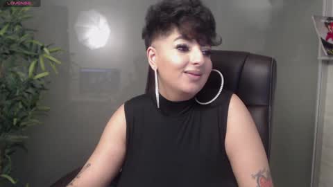 Snapshot of allyiah chatting on February 1, 1:12 am online show from February 1, 1:12 am