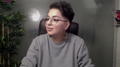 Snapshot of allyiah chatting on February 2, 8:08 pm online show from February 2, 8:08 pm