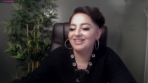 Snapshot of allyiah chatting on February 5, 1:15 am online show from February 5, 1:15 am