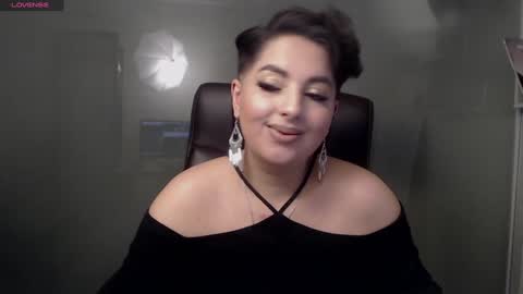 Snapshot of allyiah chatting on February 6, 10:43 pm online show from February 6, 10:43 pm