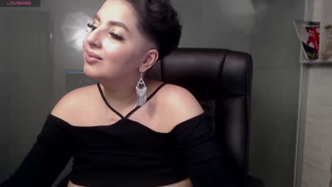 Snapshot of allyiah chatting on February 7, 1:47 am online show from February 7, 1:47 am