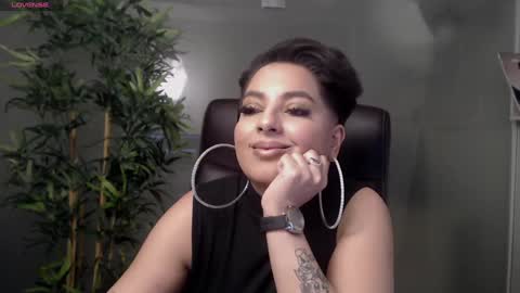 Snapshot of allyiah chatting on February 8, 11:34 pm online show from February 8, 11:34 pm