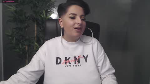 Snapshot of allyiah chatting on February 9, 2:38 am online show from February 9, 2:38 am