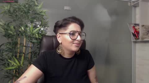 Snapshot of allyiah chatting on February 11, 9:25 pm online show from February 11, 9:25 pm