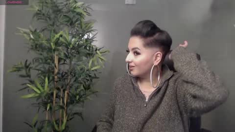 Snapshot of allyiah chatting on February 16, 9:16 pm online show from February 16, 9:16 pm