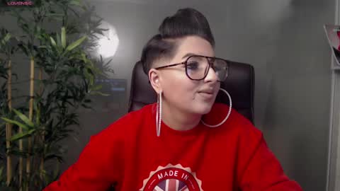 Snapshot of allyiah chatting on February 17, 9:08 pm online show from February 17, 9:08 pm