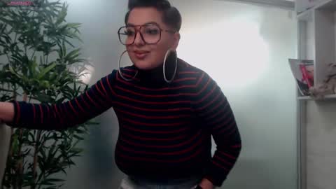 Snapshot of allyiah chatting on February 21, 8:16 pm online show from February 21, 8:16 pm