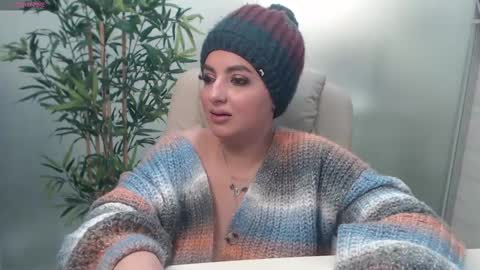 Snapshot of allyiah chatting on February 25, 12:03 am online show from February 25, 12:03 am