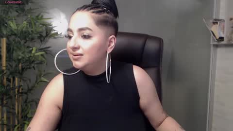 Snapshot of allyiah chatting on March 3, 11:03 pm online show from March 3, 11:03 pm