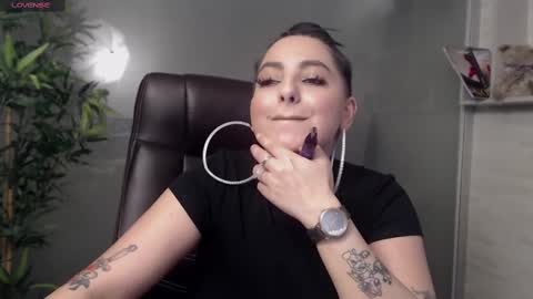 Snapshot of allyiah chatting on March 11, 8:42 pm online show from March 11, 8:42 pm