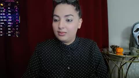 Snapshot of allyiah chatting on October 18, 4:52 pm online show from October 18, 4:52 pm