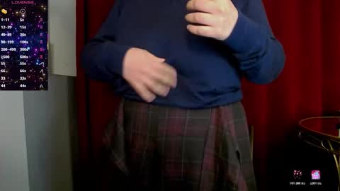 Snapshot of allyiah chatting on October 26, 4:46 pm online show from October 26, 4:46 pm